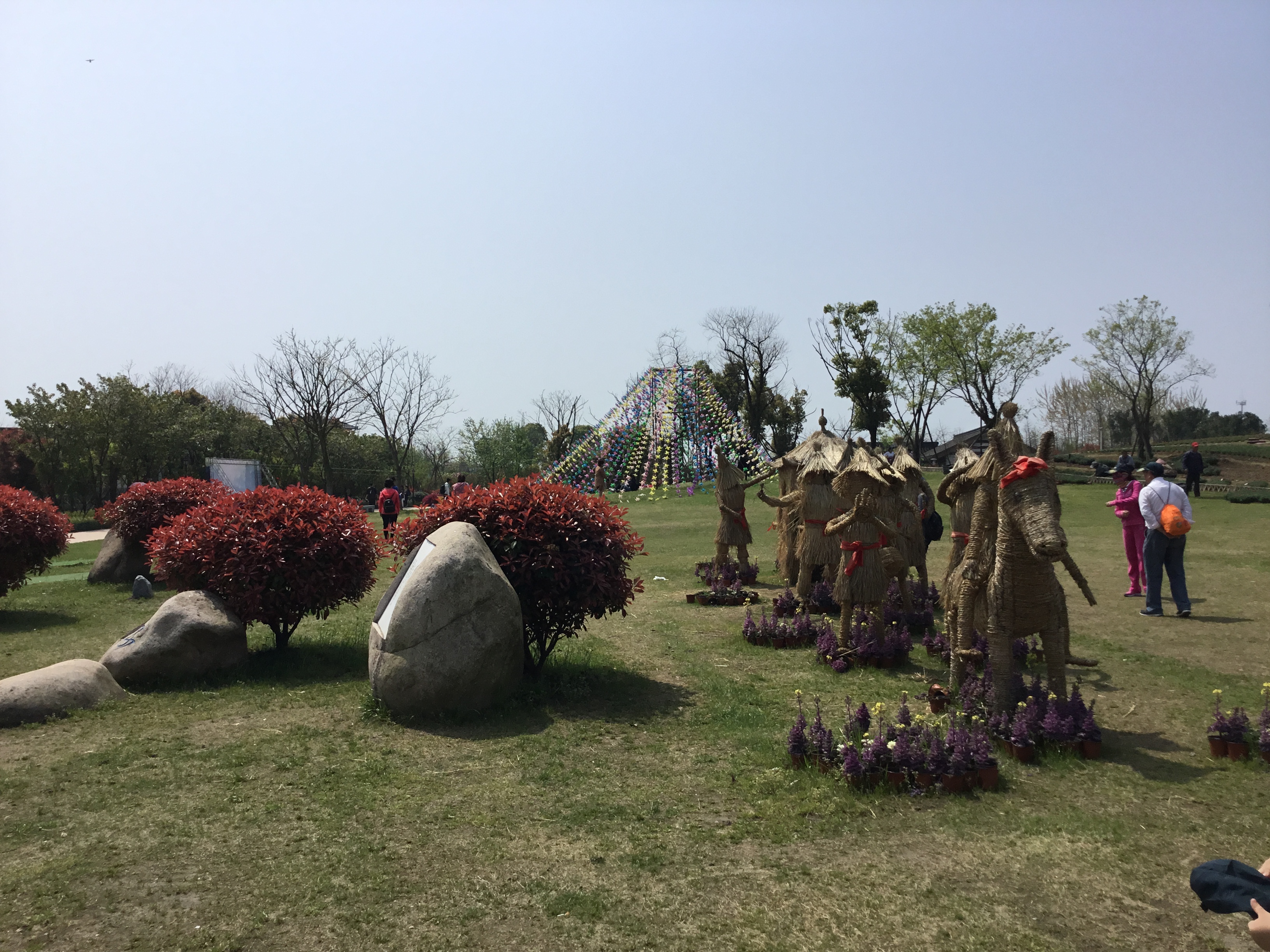 花田小镇稻草人